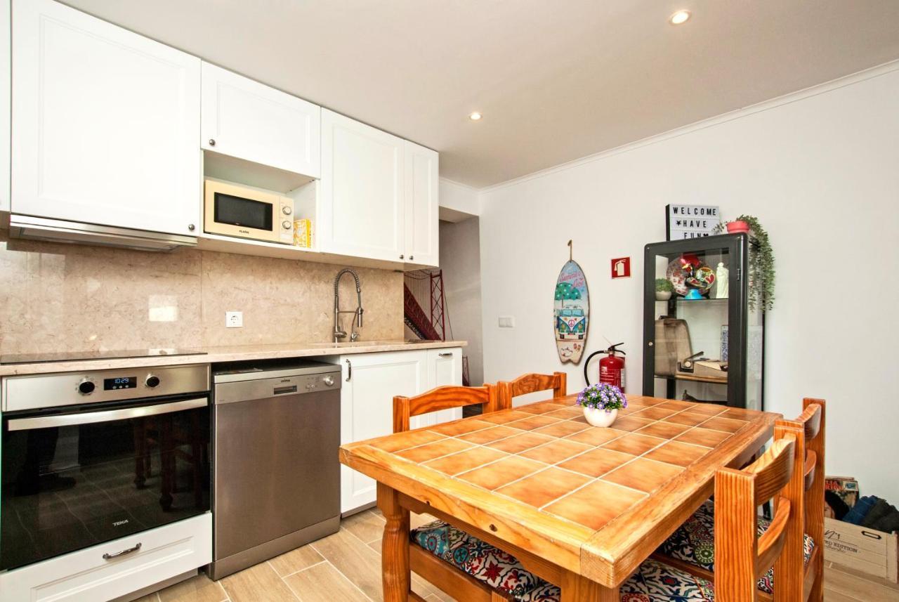 Apartamento Ponte 25 Abril Lisbon Bagian luar foto